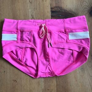 Lululemon hot yoga shorts